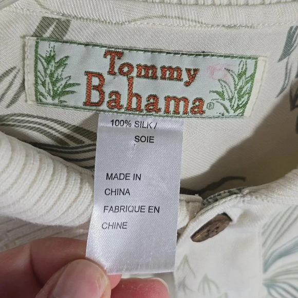 {Tommy Bahama} Men's Tropical 100% Silk Pineapple Print Ripped Collar Polo Shirt - Picture 12 of 12